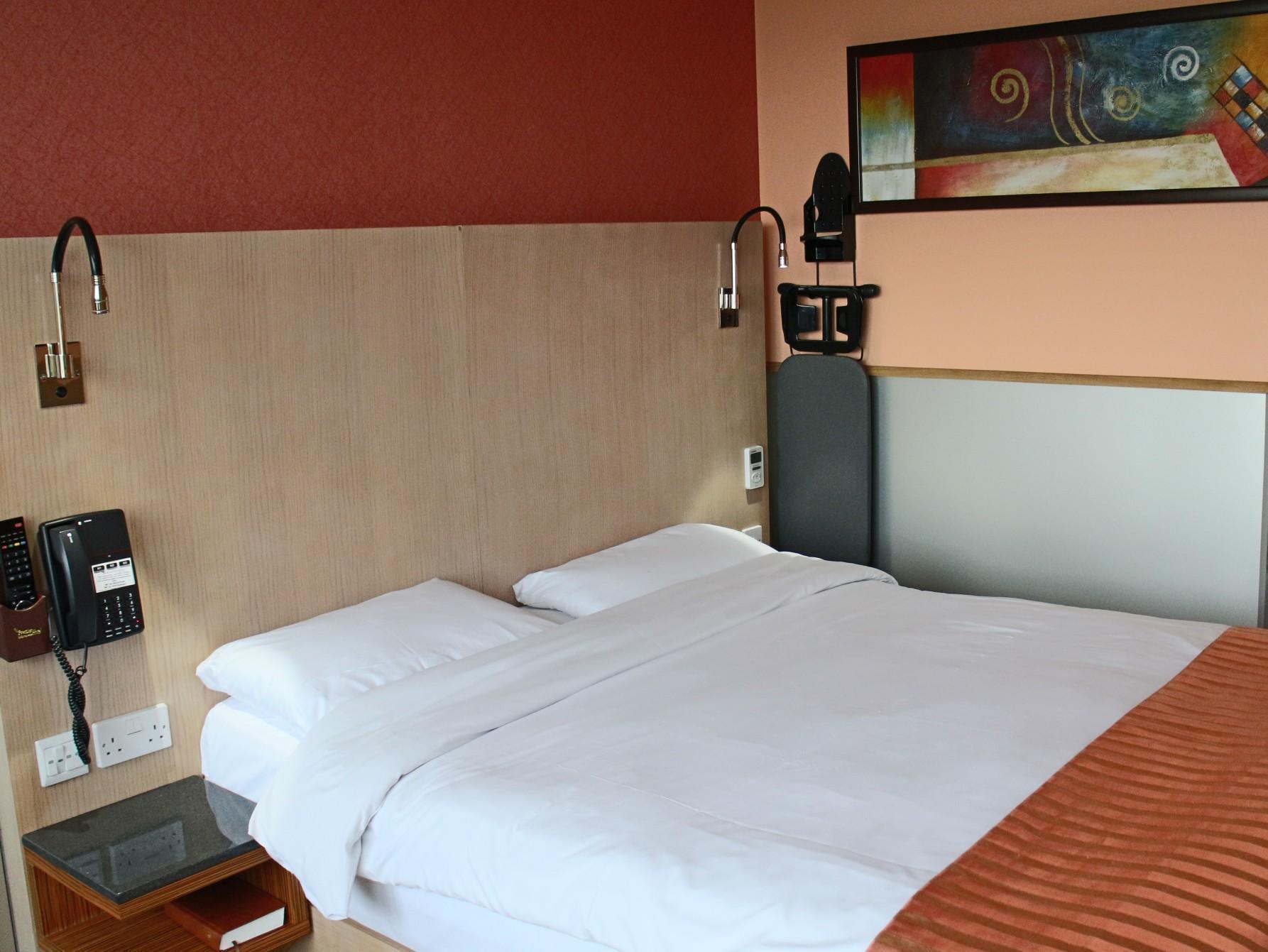 Eurotraveller Hotel - Premier - Harrow Dış mekan fotoğraf