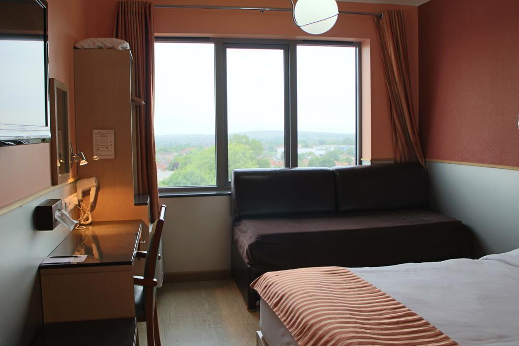 Eurotraveller Hotel - Premier - Harrow Dış mekan fotoğraf